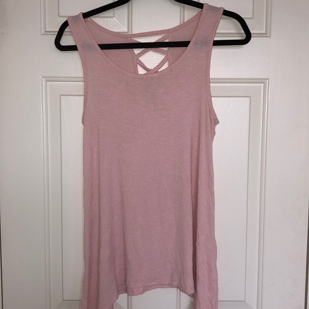Super cute pink tank!!🌷
